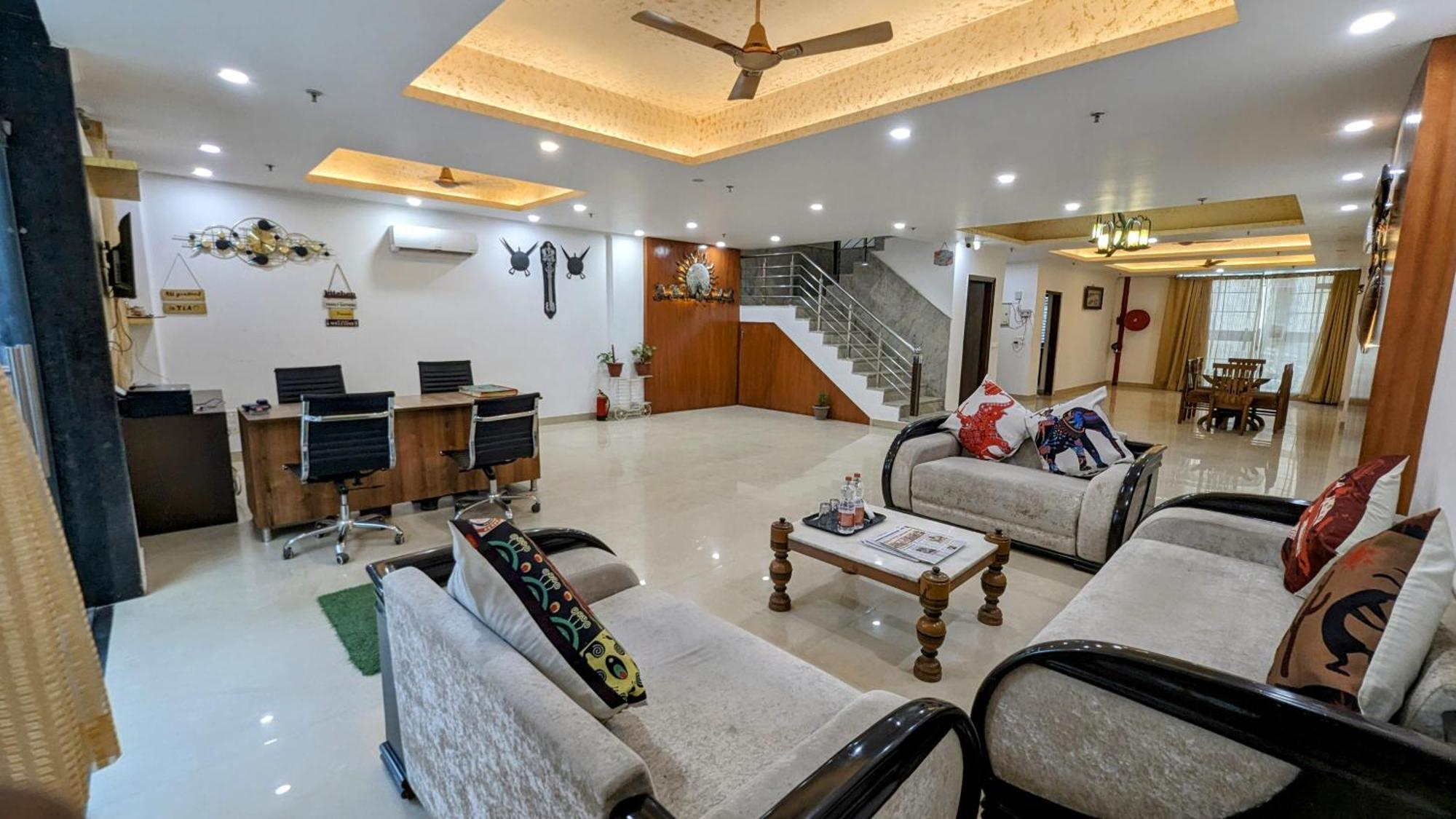 Hotel Moon Taj Near Yashobhoomi Convention Centre Deli Exterior foto